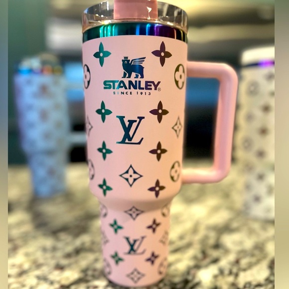 Stanley LIGHT PINK laser engraved Tumblr new inbox NWT - Picture 1 of 1